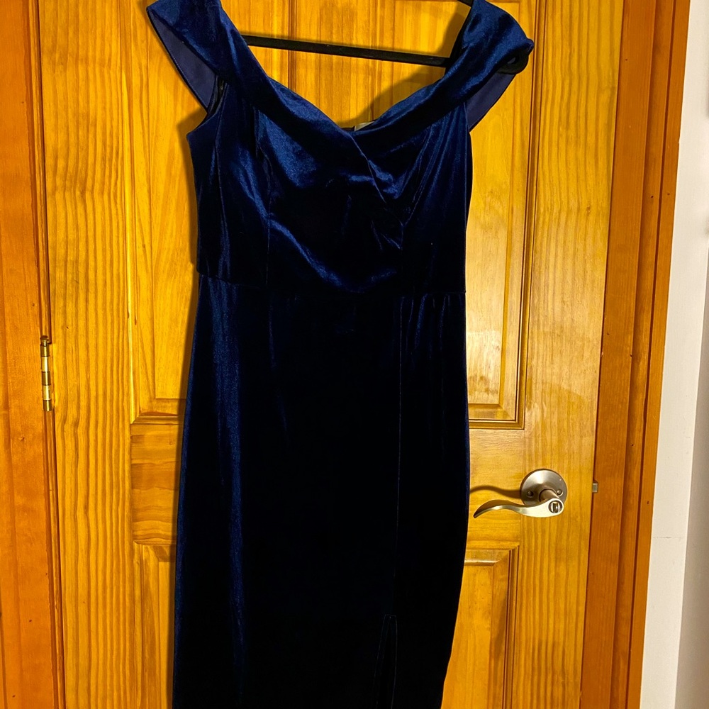 Women’s SZ 12 blue velvet cocktail dress
